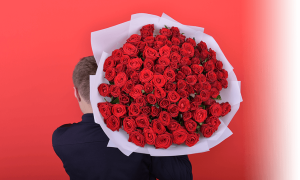 К чему дарят розовые розы, что означают цветы в подарок девушке, женщине от мужчины