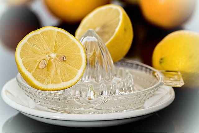 Лимонная корка: польза и вред для здоровья